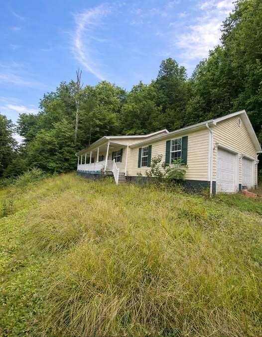 Stunning Hurricane West Virginia Ranch Home Hits Online Auction Blocking Out Densely Packed Neighborhoods With Massive Sprawling Acreage
